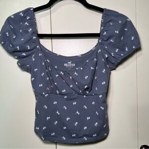Hollister Women's Blue/Gray Floral Cap Sleeve Top